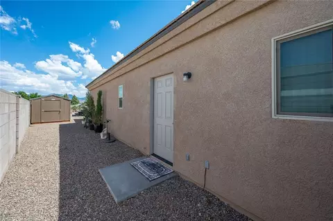 Exterior - 2124 John Wayne Dr, Kingman, AZ 86409 photo 12 of 23