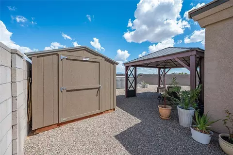 Exterior - 2124 John Wayne Dr, Kingman, AZ 86409 photo 13 of 23