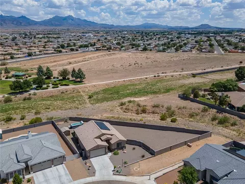 View/Area - 2124 John Wayne Dr, Kingman, AZ 86409 photo 3 of 9