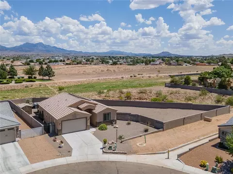 View/Area - 2124 John Wayne Dr, Kingman, AZ 86409 photo 1 of 9