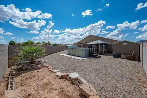 Exterior - 2124 John Wayne Dr, Kingman, AZ 86409 photo 9 of 23