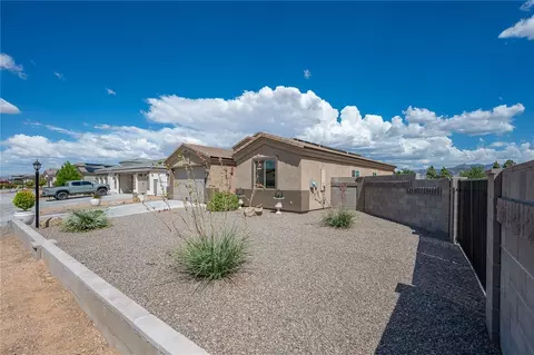 Exterior - 2124 John Wayne Dr, Kingman, AZ 86409 photo 4 of 23