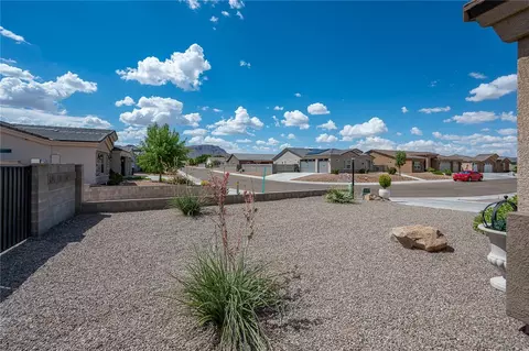 Exterior - 2124 John Wayne Dr, Kingman, AZ 86409 photo 5 of 23