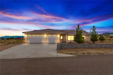 9318 N Broken Saddle Dr, Kingman, AZ 86409