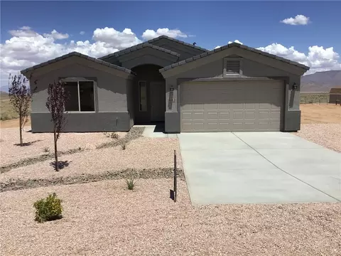8863 E Arches Dr, Kingman, AZ 86401