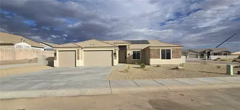 2117 Rex Allen Dr, Kingman, AZ 86409