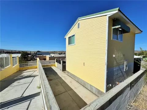 Exterior - 309 Maple St, Kingman, AZ 86401 photo 8 of 14