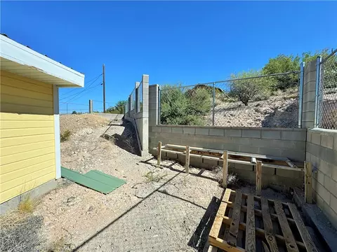 Exterior - 309 Maple St, Kingman, AZ 86401 photo 10 of 14