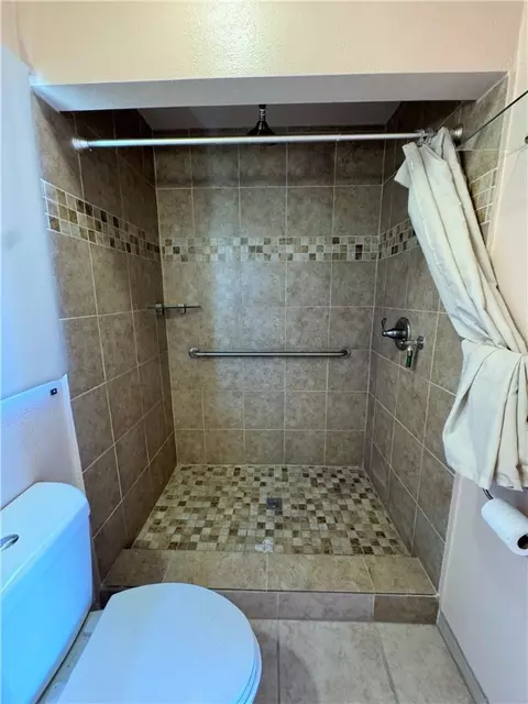 Bath - 309 Maple St, Kingman, AZ 86401 photo 1 of 2