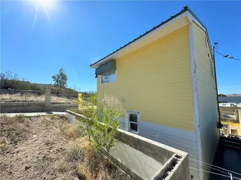 Exterior - 309 Maple St, Kingman, AZ 86401 photo 7 of 14
