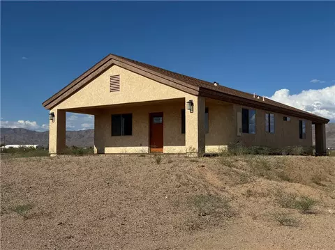 3328 N Mobile Rd, Golden Valley, AZ 86413