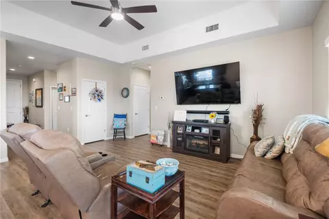 Living - 7856 E Rawhide Dr, Kingman, AZ 86401 photo 2 of 2
