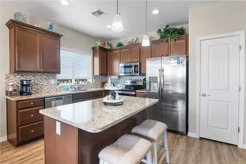 Kitchen - 7856 E Rawhide Dr, Kingman, AZ 86401 photo 2 of 3