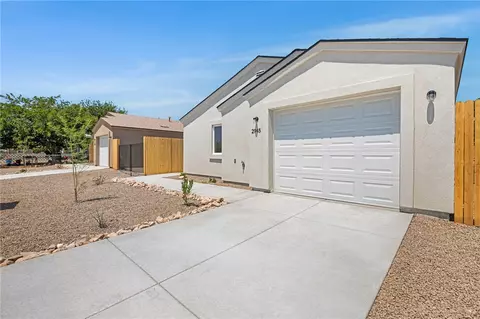 Exterior - 2945 E Thompson Ave, Kingman, AZ 86409 photo 6 of 8