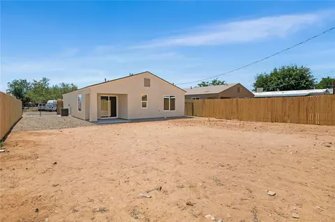 Exterior - 2945 E Thompson Ave, Kingman, AZ 86409 photo 3 of 8