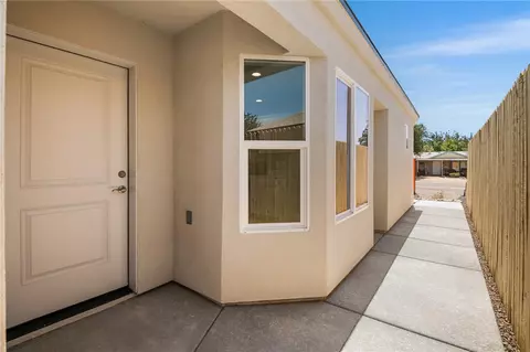 Entry Way - 2945 E Thompson Ave, Kingman, AZ 86409 photo 1 of 3