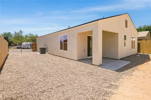 Exterior - 2945 E Thompson Ave, Kingman, AZ 86409 photo 2 of 8