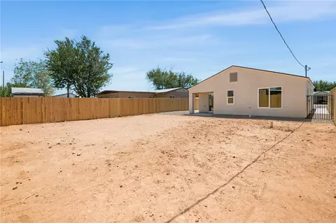 Exterior - 2945 E Thompson Ave, Kingman, AZ 86409 photo 8 of 8