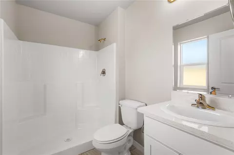 Bath - 3685 E Northern Ave, Kingman, AZ 86409 photo 2 of 2