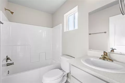 Bath - 3685 E Northern Ave, Kingman, AZ 86409 photo 1 of 2