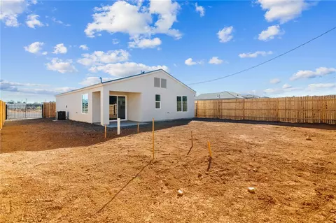 Exterior - 3685 E Northern Ave, Kingman, AZ 86409 photo 4 of 9