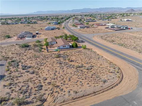 7695 E Silver Concho Ct, Kingman, AZ 86401 photo 4