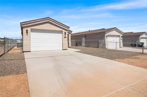 875 E Beverly Ave, Kingman, AZ 86409