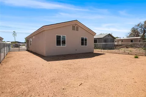 Exterior - 875 E Beverly Ave, Kingman, AZ 86409 photo 4 of 7