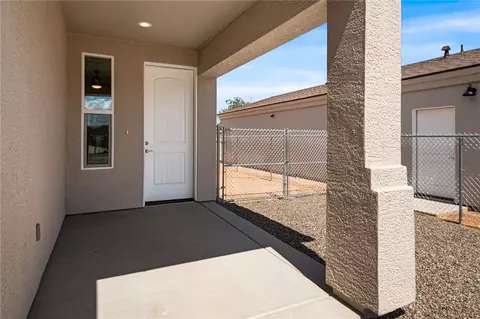 Exterior - 875 E Beverly Ave, Kingman, AZ 86409 photo 3 of 7