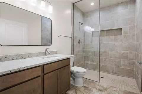 Bath - 875 E Beverly Ave, Kingman, AZ 86409 photo 1 of 1