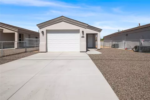 885 E Beverly Ave, Kingman, AZ 86409