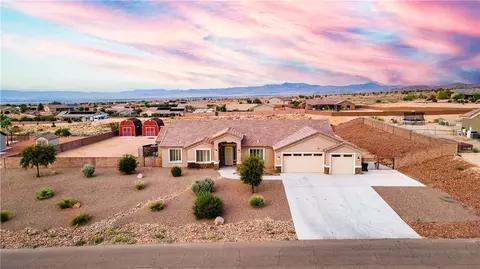 2090 Comanche Dr, Kingman, AZ 86401