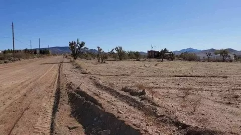 21284 N Ventura Dr, White Hills, AZ 86445