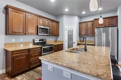 Kitchen - 1968 John Wayne Dr, Kingman, AZ 86409 photo 2 of 2