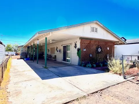 2038 Gregg Ln, Bullhead City, AZ 86442