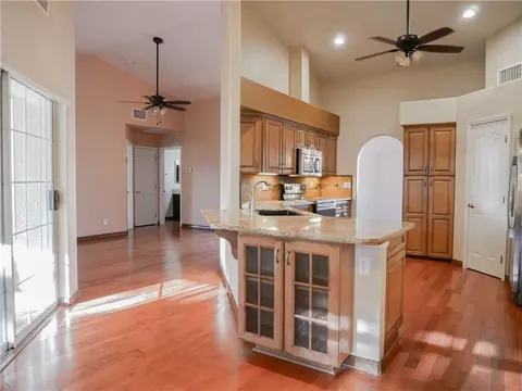 Kitchen - 2575 Triangle S St, Kingman, AZ 86401 photo 4 of 4