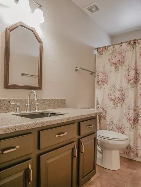 Bath - 2575 Triangle S St, Kingman, AZ 86401 photo 5 of 6