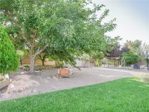 Exterior - 2575 Triangle S St, Kingman, AZ 86401 photo 7 of 9