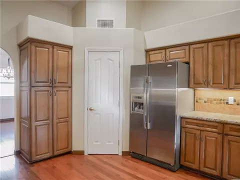 Kitchen - 2575 Triangle S St, Kingman, AZ 86401 photo 3 of 4