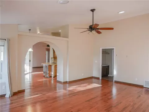 Living - 2575 Triangle S St, Kingman, AZ 86401 photo 2 of 6