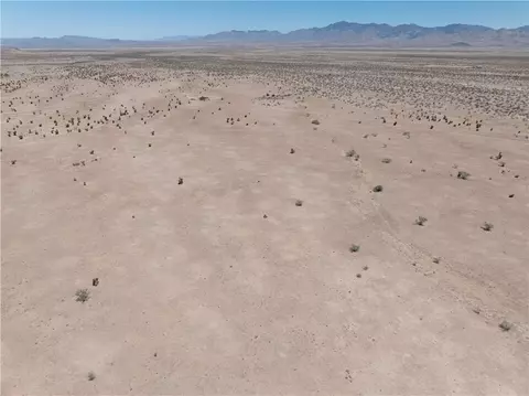 18019 N Matthew Rd, Dolan Springs, AZ 86441