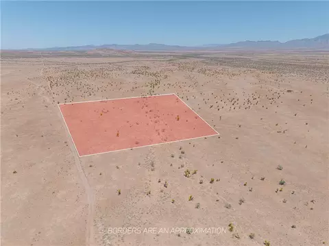 18007 E Reynolds Ave, Dolan Springs, AZ 86441