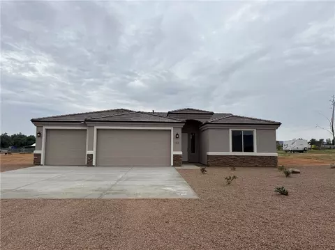 655 S Verde Rd, Golden Valley, AZ 86413