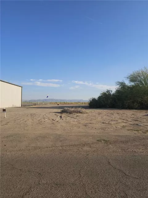 1916 E Oatman Pl, Mohave Valley, AZ 86440