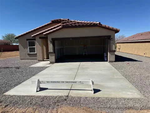 9341 N River Run Dr, Kingman, AZ 86401