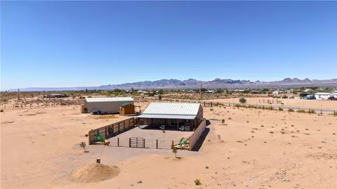 3892 N Teddy Roosevelt Rd, Golden Valley, AZ 86413
