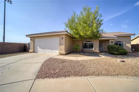 2385 E Saguaro Dr, Mohave Valley, AZ 86440