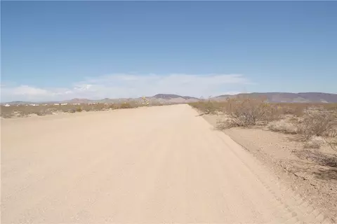 31761013 W Rolling Ridge Rd, White Hills, AZ 86445