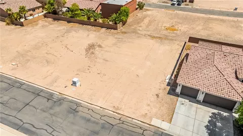 28 Harbourtown Dr, Mohave Valley, AZ 86440