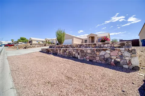 3460 Sundial Dr, Bullhead City, AZ 86429